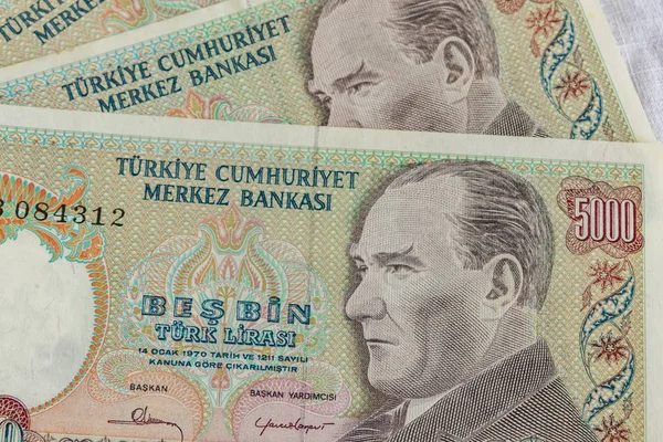Eski Türk Lirası banknot kadar kapatın
