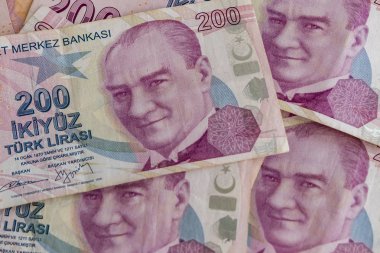 İki yüz Türk Lirası banknotlar dolaşıma kapatın