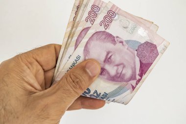 İki yüz Türk Lirası banknotlar dolaşıma kapatın