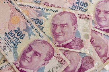 İki yüz Türk Lirası banknotlar dolaşıma kapatın