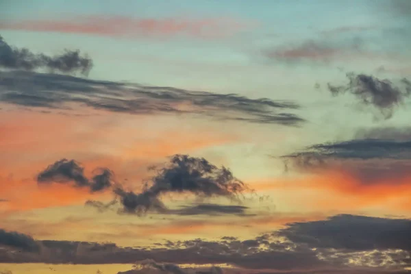 Prachtige Kleurrijke Wolken Avond Hemel — Stockfoto