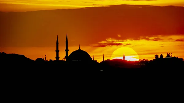 Salida Del Sol Silueta Ciudad Con Mezquita Estambul — Foto de Stock