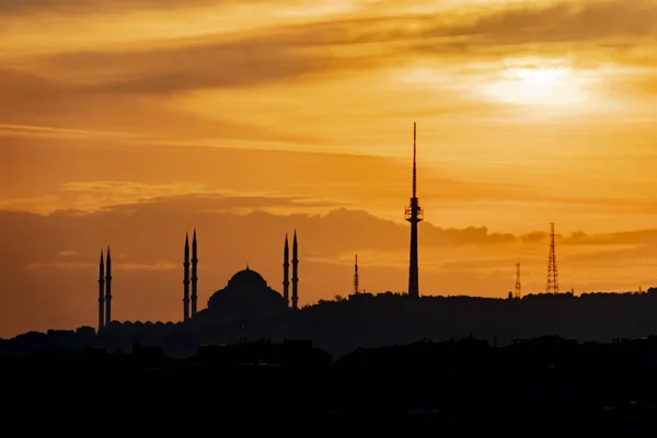 Nascer Sol Silhueta Cidade Com Mesquita Istanbul — Fotografia de Stock