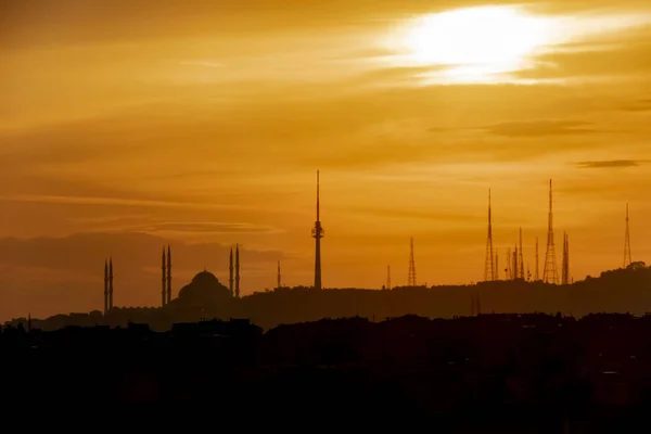 Восход Солнца Городской Силуэт Мечетью Стамбуле — стоковое фото