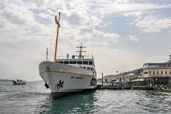 Ortakoy Istanbul Turkey May 2019 Bosporus City Lines Ferry Ortakoy — стоковое фото