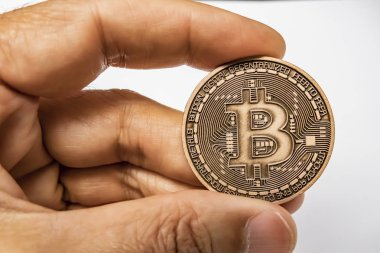 cyripto para madenciliği. fiziksel bitcoin sikke kadar yakın.