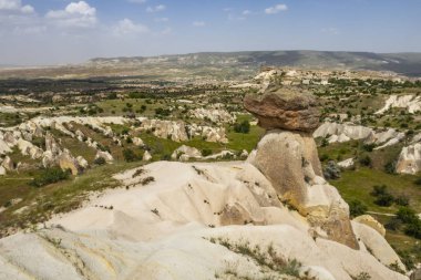 Ürgüp,Nevşehir,Türkiye-29 Mayıs 2019.Üç Lütuf, Nevşehir'in Urgp semtinde bulunan üç peri bacası. Bu en ünlü doğal güzelliği ve Urgp sembolü.