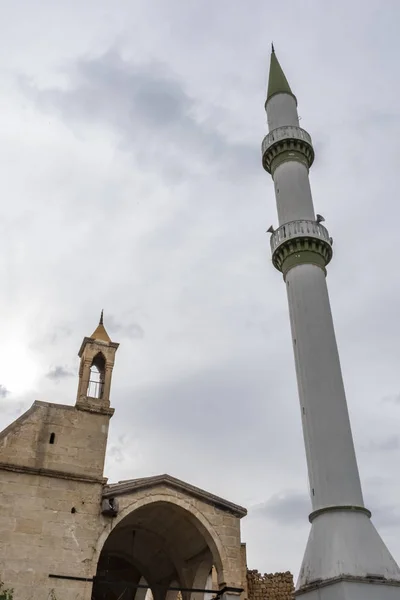 土耳其内韦希尔的奥尔塔希萨尔 2019年5月29日 奥尔塔希萨尔是内韦希尔省Rgp区的一个小镇 从阿卜迪奥卢清真寺和集市的意见 — 图库照片