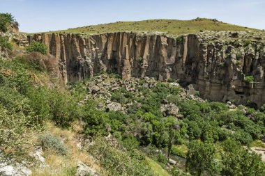 Ihlara,Aksaray,Türkiye-30 Mayıs 2019.Ihlara Vadisi (Peristrema Manastırı) veya Ihlara Geçidi, Türkiye'nin yürüyüş gezileri için en ünlü vadisidir. Ihlara Vadisi'nden yeşil doğa manzarası