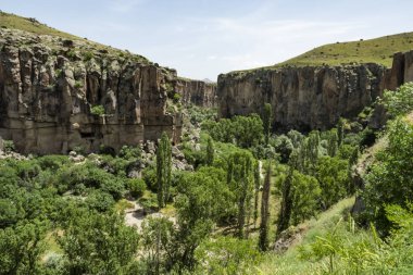 Ihlara,Aksaray,Türkiye-30 Mayıs 2019.Ihlara Vadisi (Peristrema Manastırı) veya Ihlara Geçidi, Türkiye'nin yürüyüş gezileri için en ünlü vadisidir. Ihlara Vadisi'nden yeşil doğa manzarası