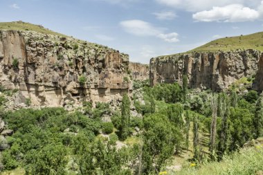 Ihlara,Aksaray,Türkiye-30 Mayıs 2019.Ihlara Vadisi (Peristrema Manastırı) veya Ihlara Geçidi, Türkiye'nin yürüyüş gezileri için en ünlü vadisidir. Ihlara Vadisi'nden yeşil doğa manzarası