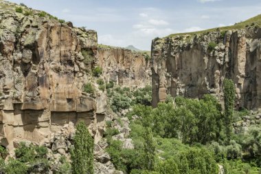 Ihlara,Aksaray,Türkiye-30 Mayıs 2019.Ihlara Vadisi (Peristrema Manastırı) veya Ihlara Geçidi, Türkiye'nin yürüyüş gezileri için en ünlü vadisidir. Ihlara Vadisi'nden yeşil doğa manzarası