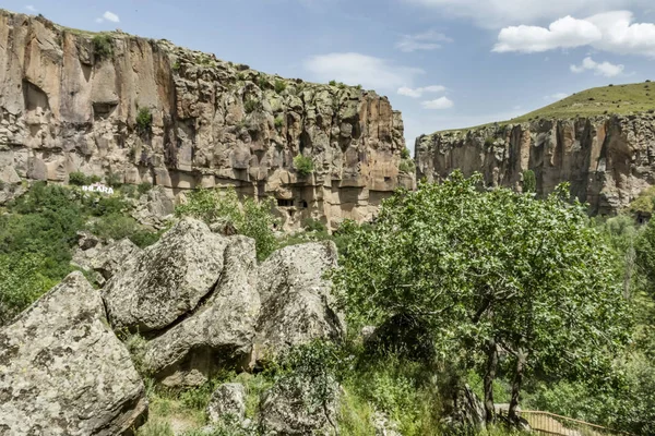 Ihlara,Aksaray,Türkiye-30 Mayıs 2019.Ihlara Vadisi (Peristrema Manastırı) veya Ihlara Geçidi, Türkiye'nin yürüyüş gezileri için en ünlü vadisidir. Ihlara Vadisi'nden yeşil doğa manzarası