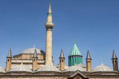 Konya,Türkiye-5 Haziran 2019.Yeşil Türbe veya Yeşil Kubbe olarak bilinen Mevlana Müzesi.Mevlana Müzesi ve Selimiye Camii Konya'da bulunmaktadır..