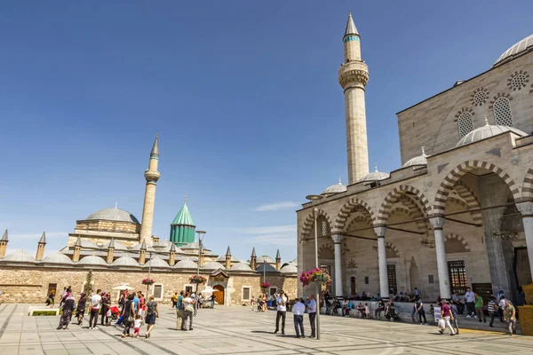 土耳其科尼亚 2019年6月5日 被称为绿色陵墓或绿色圆顶的梅夫拉纳博物馆 梅夫拉纳博物馆和塞利米耶清真寺位于土耳其科尼亚 — 图库照片