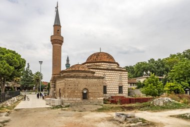 iznik.bursa,türkiye- 14 Temmuz 2019. İznik olarak bilinen İznik, eski çağlardan beri İznik Gölü'nün doğu kıyısında yer almaktadır. İznik'teki eski ve tarihi binalardan görünüm.