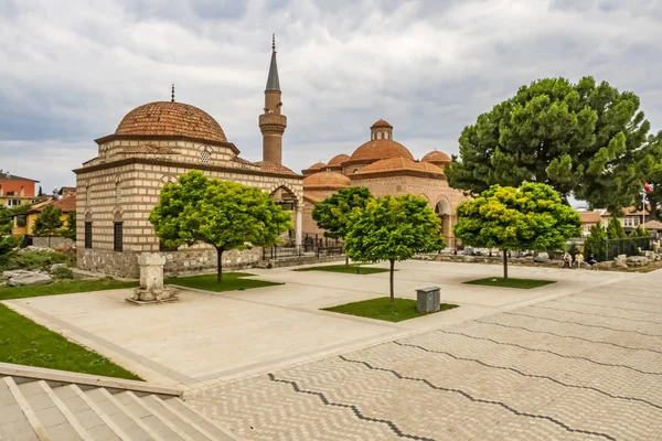 iznik.bursa,türkiye- 14 Temmuz 2019. İznik olarak bilinen İznik, eski çağlardan beri İznik Gölü'nün doğu kıyısında yer almaktadır. İznik'teki eski ve tarihi binalardan görünüm.