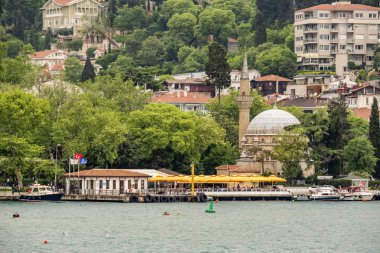 Bosporus, İstanbul, Türkiye-18 Mayıs 2019. İstanbul, Bosporus size eski şehir, Kız Kulesi, asma köprü, tekneler, Şehir Hatları feribot, cami, tarihi ve modern binalar ile harika bir doğa ve şehir manzarası sunar.