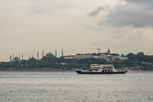 Bosporus Istanbul Peruo Maio 2019 Istanbul Bosporus Lhe Uma Natureza — Fotografia de Stock