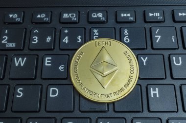 cyripto para madenciliği. fiziksel kripto para sikke yakın.