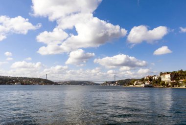 istanbul,turkey-july 28,2019.stanbul,Boğaziçi sizköprüler ve modern, tarihi yapılarla muhteşem bir doğa ve şehir manzarası sunar.