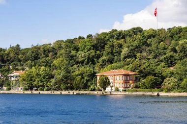 boğaz,istanbul-28 Temmuz 2019.stanbul,Boğaz, tarihi binaları ve yeşil ormanları ile sizlerle muhteşem bir doğa ve şehir manzarası sunar