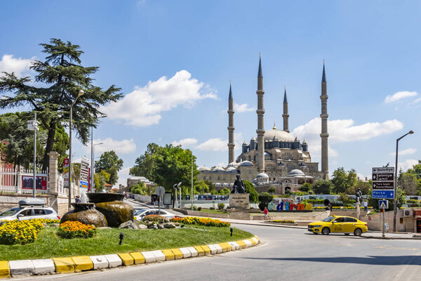 Эдирне, Турция-4 августа 2019.The Selimiye Mosque is an Ottoman imperial Mosque, which is located in the city of Edirne. Общий вид из мечети Селимие
.