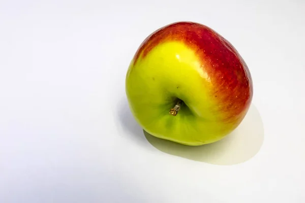 Nowe Rośliny Świeże Jabłka Białym Tle — Zdjęcie stockowe