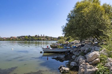golyazi,bursa,türkiye-12 Ağustos 2019. Bursa'da Uluabat gölü kıyısındaki Gölyazı köyü. Gölyazı'dan Manzara