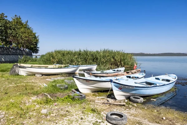 golyazi,bursa,türkiye-12 Ağustos 2019. Bursa'da Uluabat gölü kıyısındaki Gölyazı köyü. Gölyazı'dan Manzara
