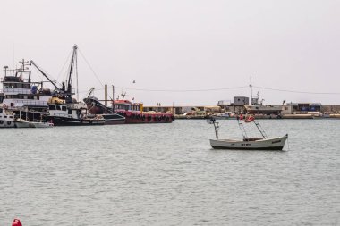 silivri,İstanbul,14 Ağustos 2019.Silivri (eski Selymbria) Türkiye'de Marmara Denizi kıyısında İstanbul ilinin bir ilçesi ve ilçesidir. deniz kenarı ve tekneler ile silivri cityscape.