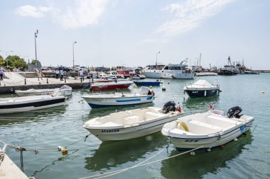 silivri,İstanbul,14 Ağustos 2019.Silivri (eski Selymbria) Türkiye'de Marmara Denizi kıyısında İstanbul ilinin bir ilçesi ve ilçesidir. deniz kenarı ve tekneler ile silivri cityscape.