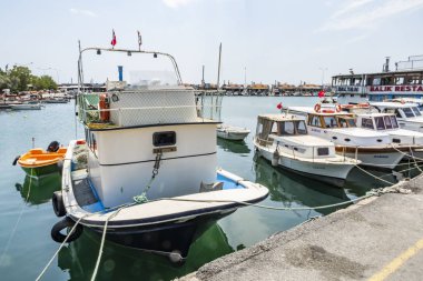 silivri,İstanbul,14 Ağustos 2019.Silivri (eski Selymbria) Türkiye'de Marmara Denizi kıyısında İstanbul ilinin bir ilçesi ve ilçesidir. deniz kenarı ve tekneler ile silivri cityscape.