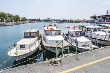 silivri,İstanbul,14 Ağustos 2019.Silivri (eski Selymbria) Türkiye'de Marmara Denizi kıyısında İstanbul ilinin bir ilçesi ve ilçesidir. deniz kenarı ve tekneler ile silivri cityscape.