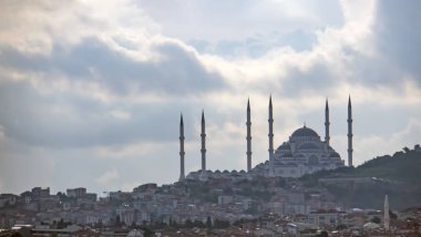 istanbul,türkiye-27 Ağustos 2019.istanbul,asya ve avrupa kıtasının ortasında rüya şehir . istanbuldan görünüm.