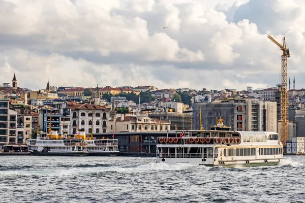 istanbul,türkiye-27 Ağustos 2019.istanbul,asya ve avrupa kıtasının ortasında rüya şehir . istanbuldan görünüm.