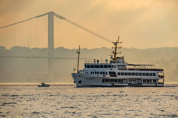 istanbul,türkiye-27 Ağustos 2019.istanbul,asya ve avrupa kıtasının ortasında rüya şehir . istanbuldan görünüm.