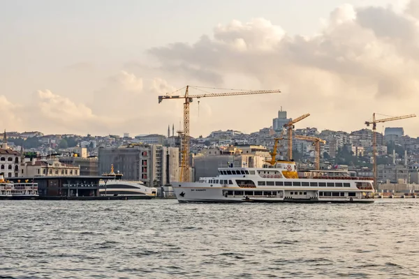 istanbul,türkiye-27 Ağustos 2019.istanbul,asya ve avrupa kıtasının ortasında rüya şehir . istanbuldan görünüm.