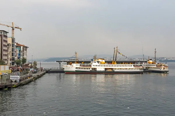 istanbul,türkiye-27 Ağustos 2019.istanbul,asya ve avrupa kıtasının ortasında rüya şehir . istanbuldan görünüm.