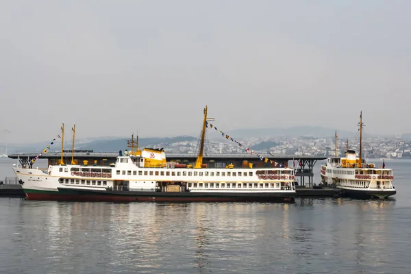 istanbul,türkiye-27 Ağustos 2019.istanbul,asya ve avrupa kıtasının ortasında rüya şehir . istanbuldan görünüm.