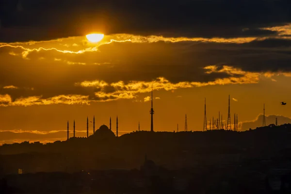 イスタンブール トルコ 2019年8月27日 イスタンブール アジアとヨーロッパ大陸の真ん中の夢の都市 イスタンブールからの眺め — ストック写真