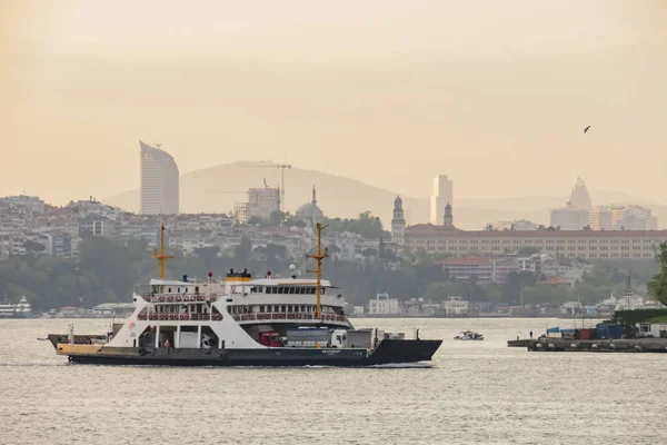 istanbul,türkiye-27 Ağustos 2019.istanbul,asya ve avrupa kıtasının ortasında rüya şehir . istanbuldan görünüm.