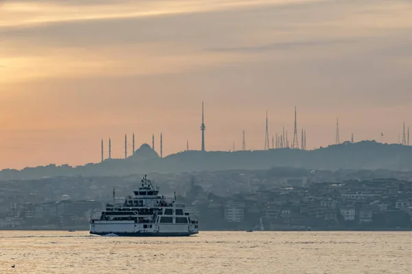 イスタンブール トルコ 2019年8月27日 イスタンブール アジアとヨーロッパ大陸の真ん中の夢の都市 イスタンブールからの眺め — ストック写真