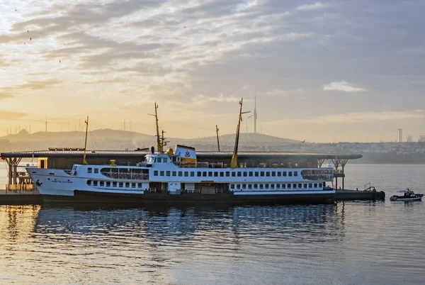 istanbul,türkiye-27 Ağustos 2019.istanbul,asya ve avrupa kıtasının ortasında rüya şehir . istanbuldan görünüm.