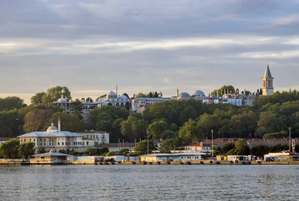 istanbul,türkiye-27 Ağustos 2019.istanbul,asya ve avrupa kıtasının ortasında rüya şehir . istanbuldan görünüm.