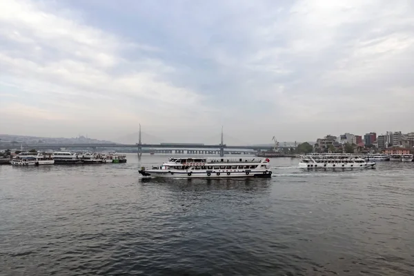 istanbul,türkiye-27 Ağustos 2019.istanbul,asya ve avrupa kıtasının ortasında rüya şehir . istanbuldan görünüm.