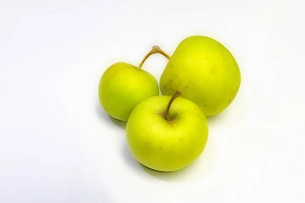 Zavřít Zelená Jablka Bílém Pozadí — Stock fotografie