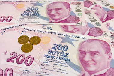 Türkiye Cumhuriyeti'nin en yüksek para lı mezhepleri. iki yüz türk lirası banknotlar kadar yakın