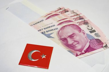 Türkiye Cumhuriyeti'nin en yüksek para lı mezhepleri. iki yüz türk lirası banknotlar kadar yakın