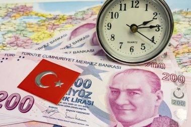 Türkiye Cumhuriyeti'nin en yüksek para lı mezhepleri. iki yüz türk lirası banknotlar kadar yakın